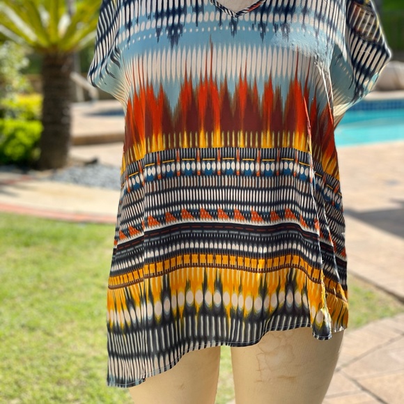 Off the shoulder BOHO CHIC Boatneck top with asymmetrical hem - Picture 2 of 8